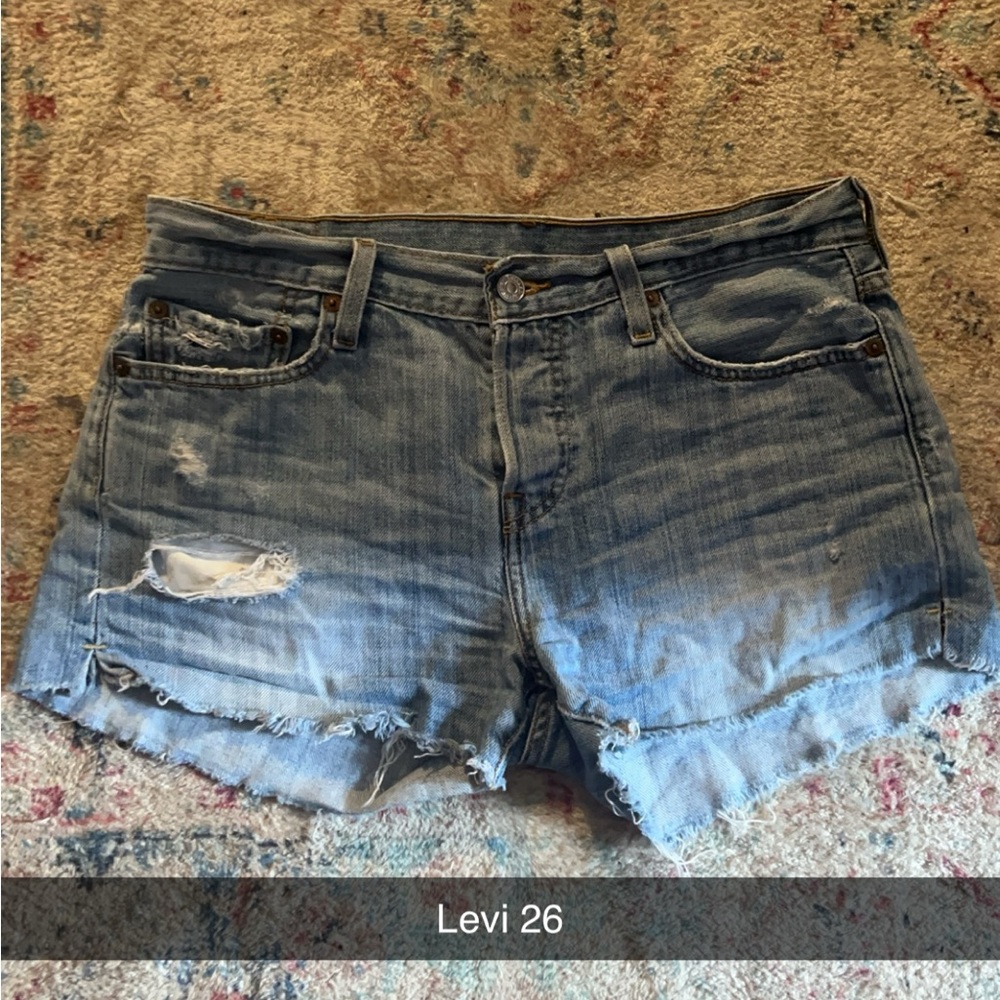 Levi shorts size 26
